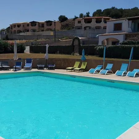 Feriehus Mirto Piscina Condivisa *